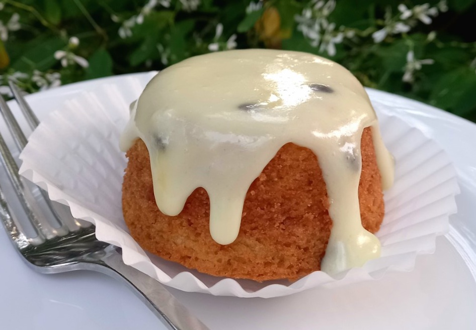Orange and passionfruit cupcake