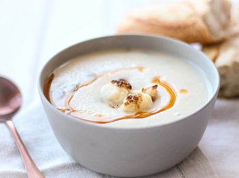 Creamy cauliflower soup