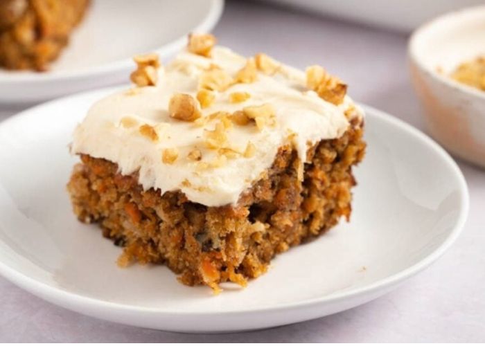 Carrot cake w walnuts - 1-2 serves