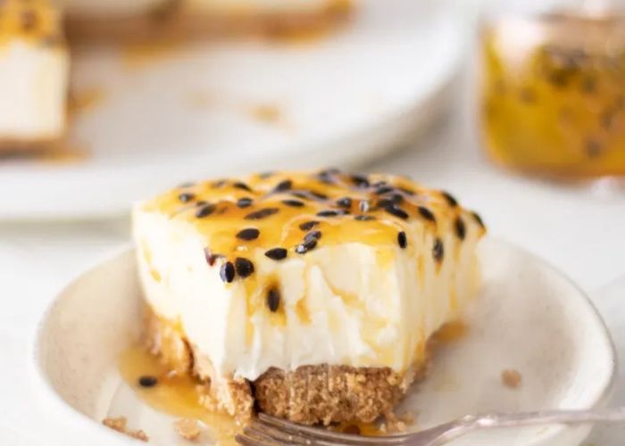 Mango + passionfruit cheesecake - 6 serves